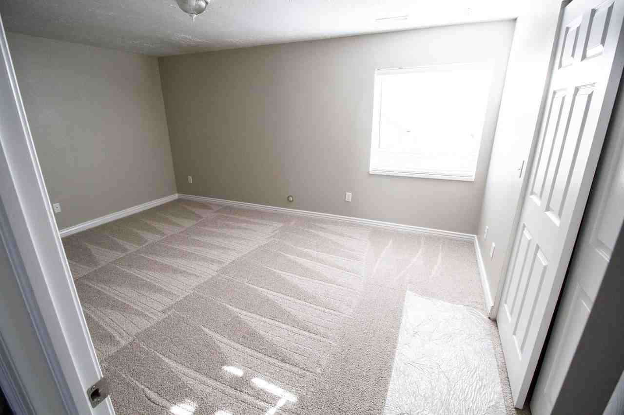 8236 S Pin Oak Dr - Photo 6 of 8