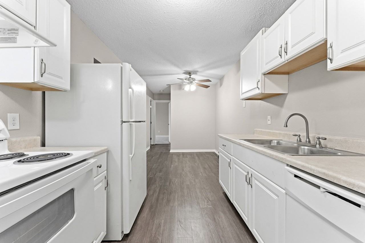 5943 Walnut Cir #E10 - Photo 2 of 13