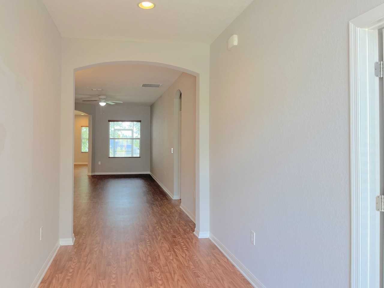 481 Pheasant Dr - Photo 2 of 36