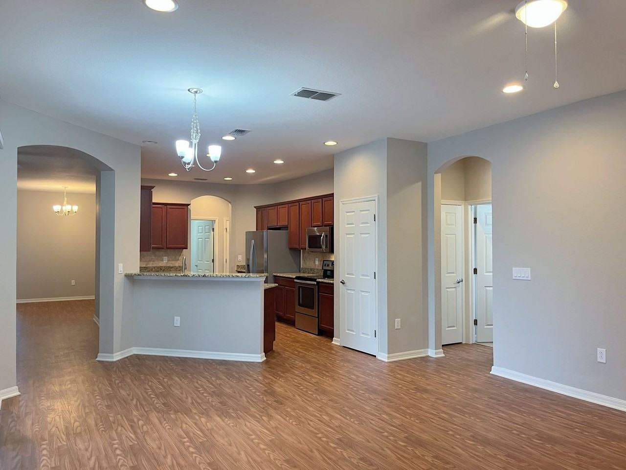 481 Pheasant Dr - Photo 7 of 36