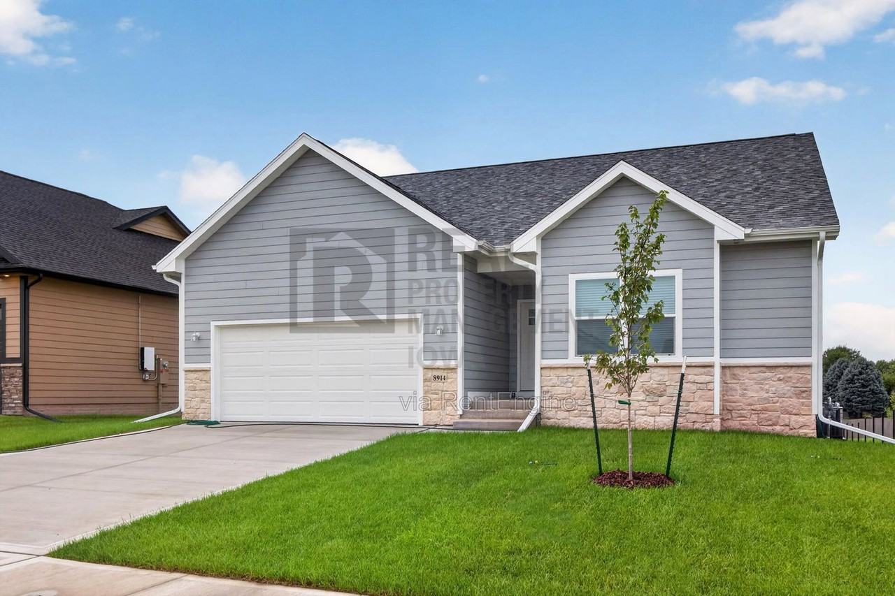 8914 Hickory Dr - Photo 2 of 35