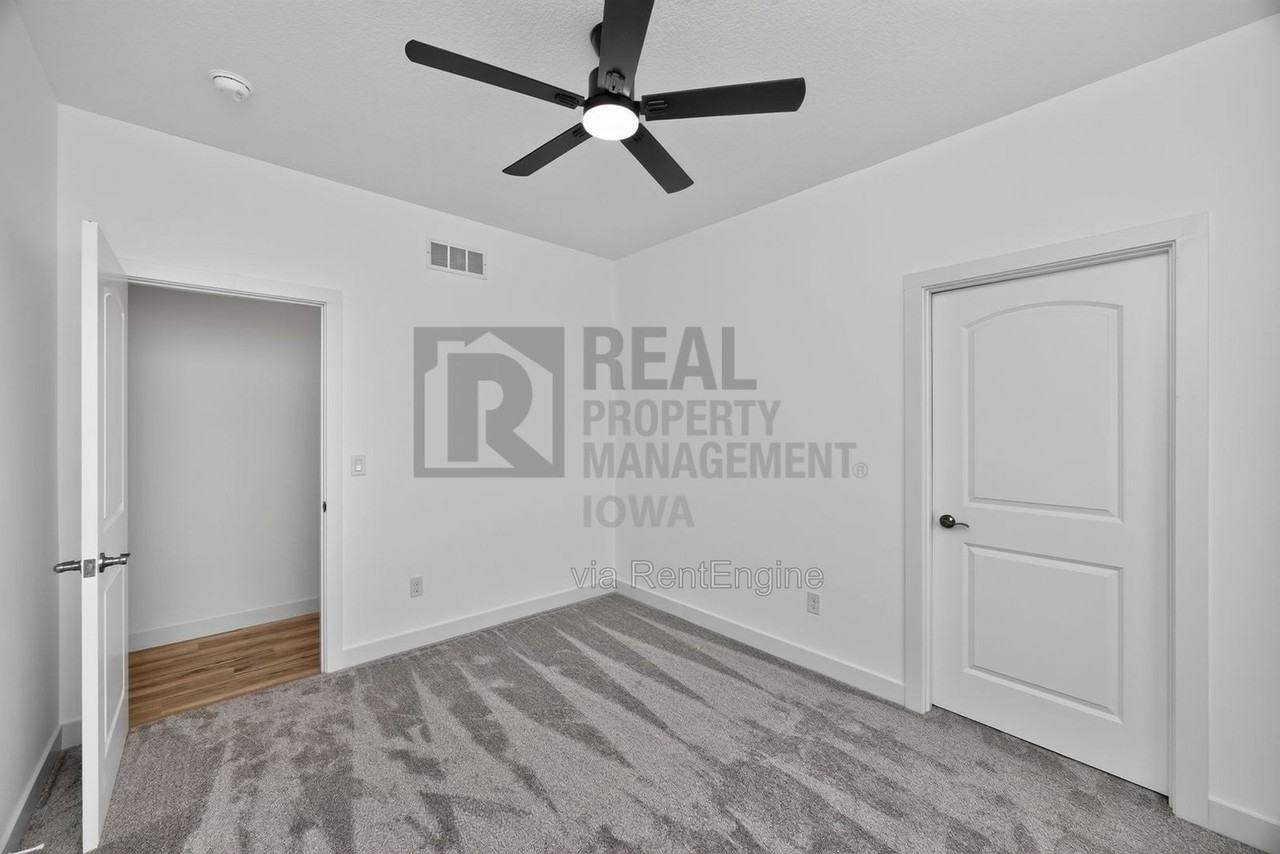 8914 Hickory Dr - Photo 4 of 35