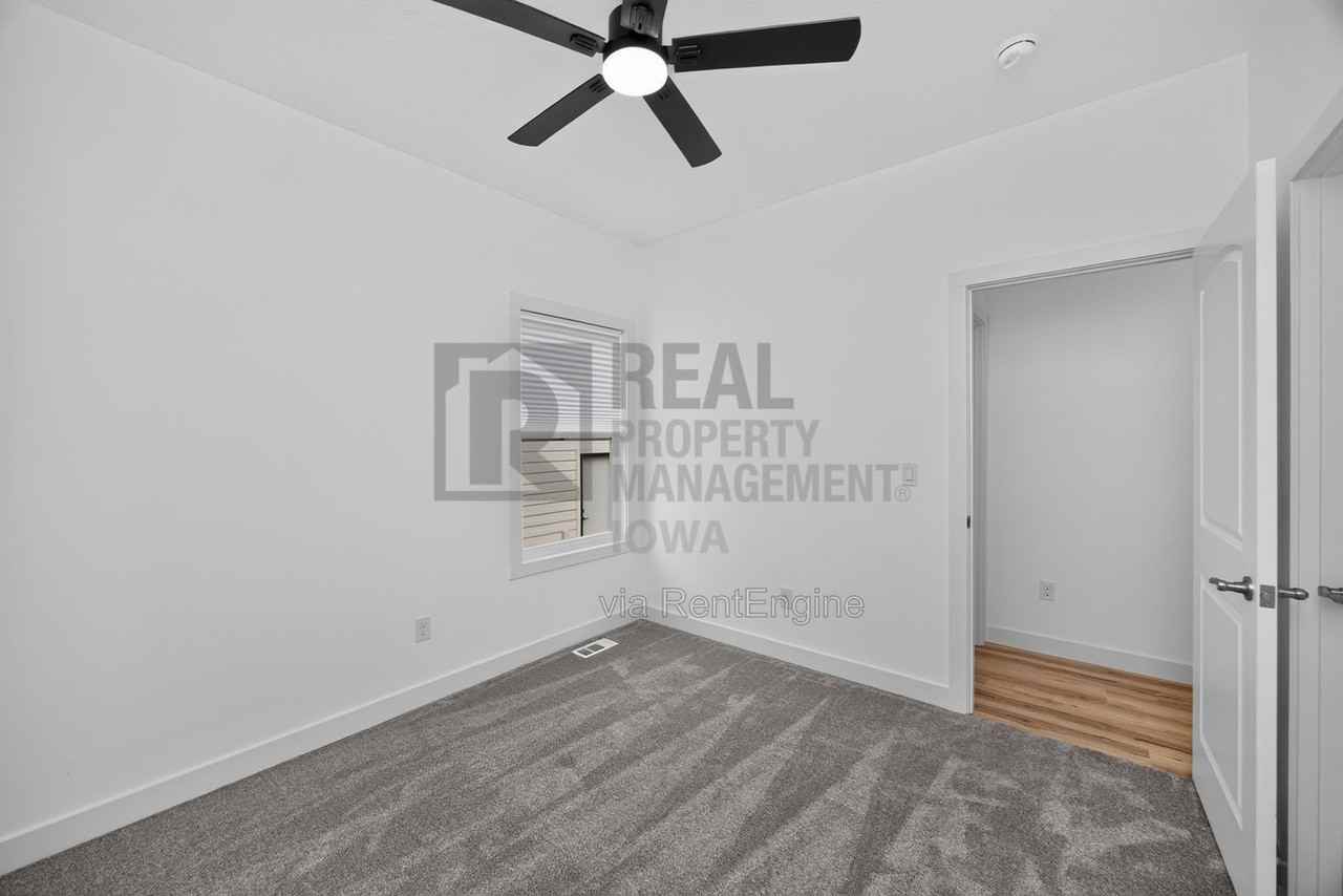 8914 Hickory Dr - Photo 5 of 35