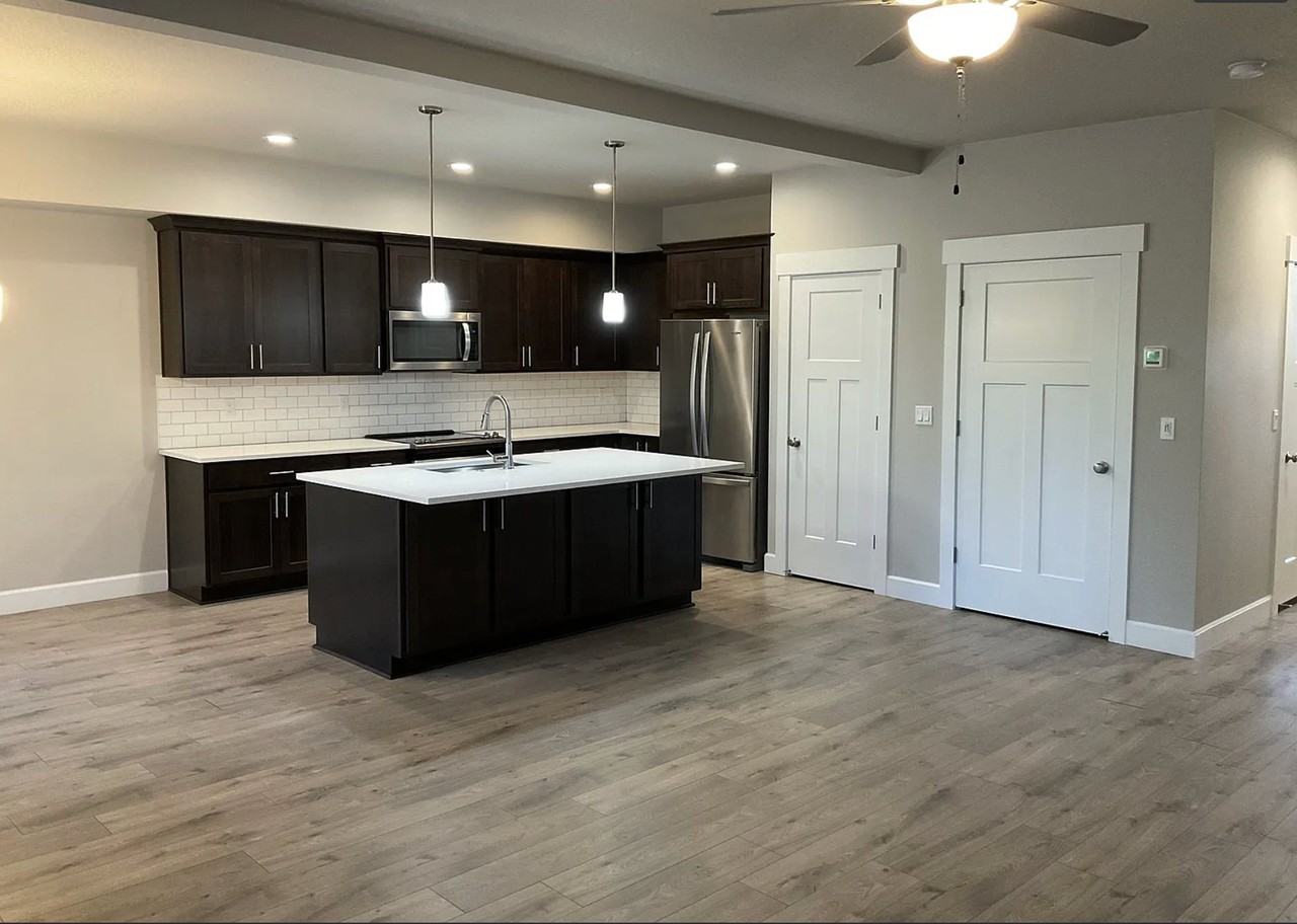 1054 Ne Regan Hill Loop #MAIN - Photo 2 of 17