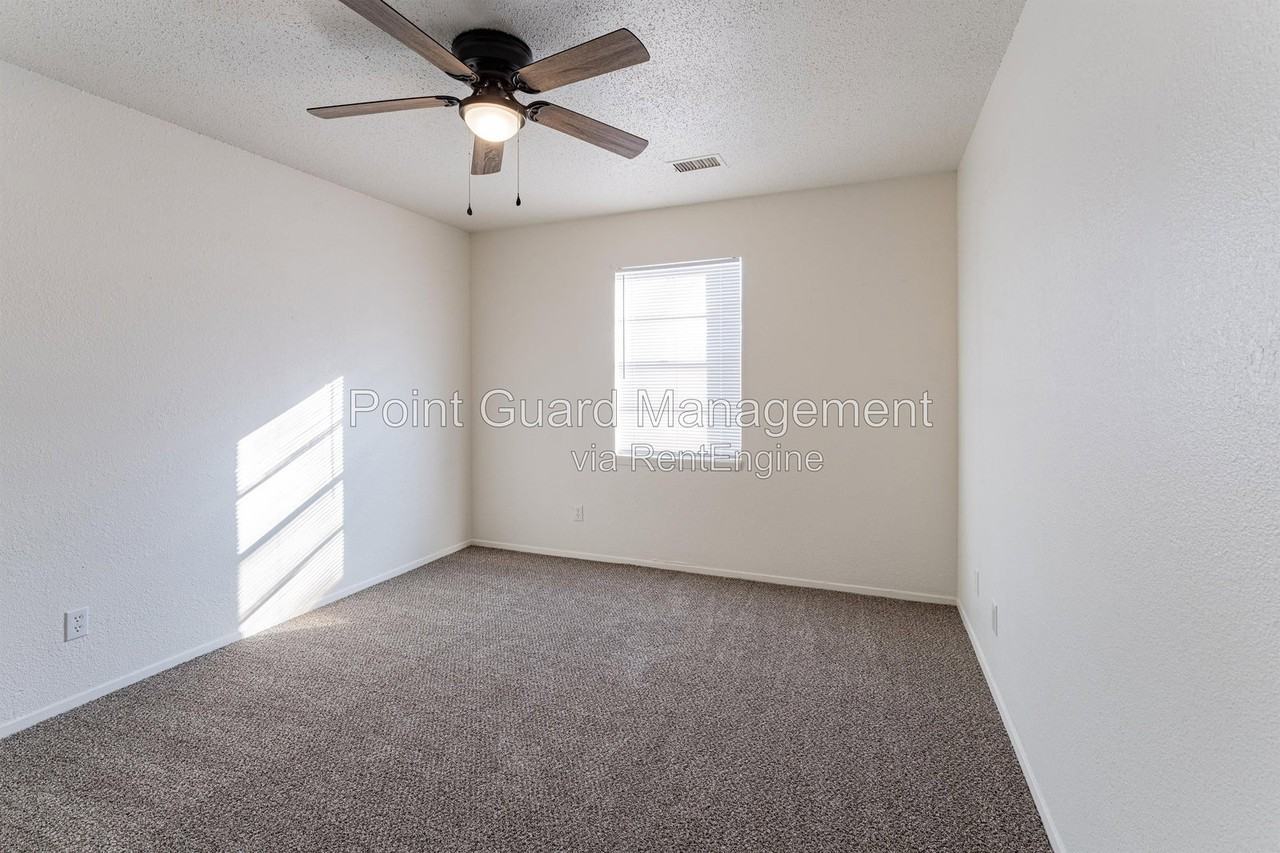 1431 Cambridge Pl #1431-3 - Photo 7 of 23
