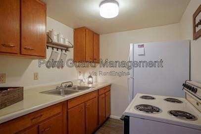 1413 Cambridge Pl #1413-07 - Photo 3 of 17
