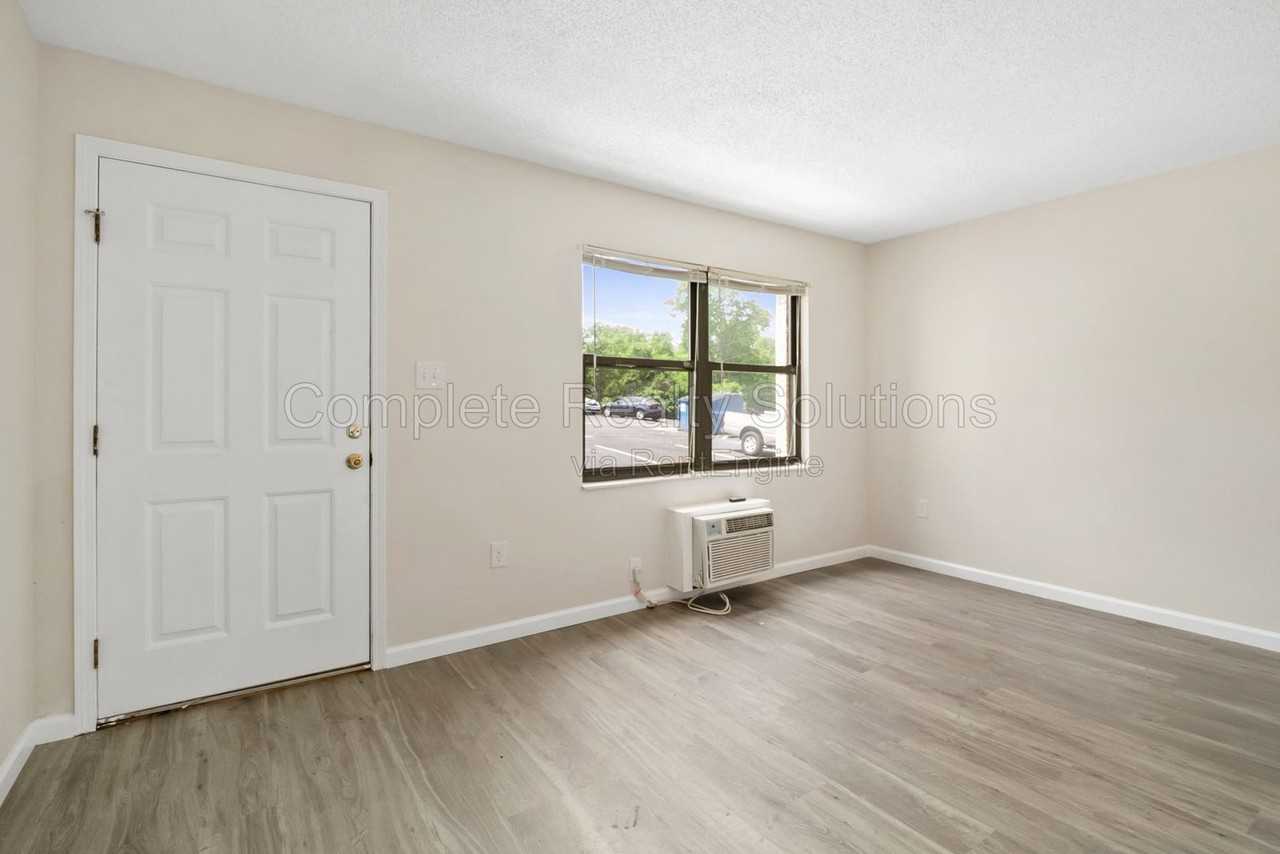790 Country Aire Ct #102 - Photo 2 of 17