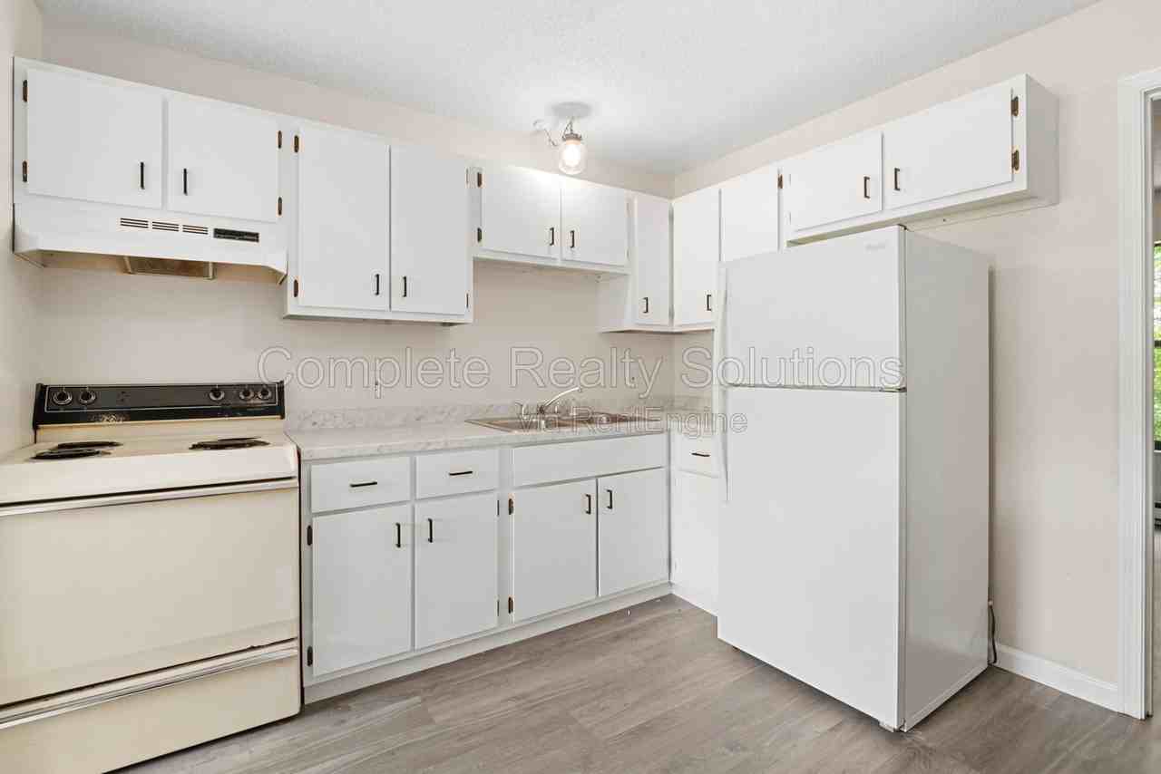790 Country Aire Ct #102 - Photo 5 of 17