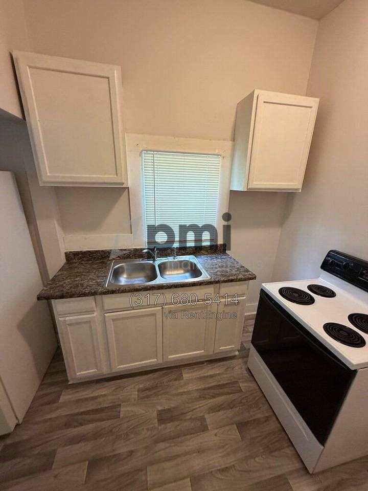 2422 Adams St #1-2 - Photo 5 of 19