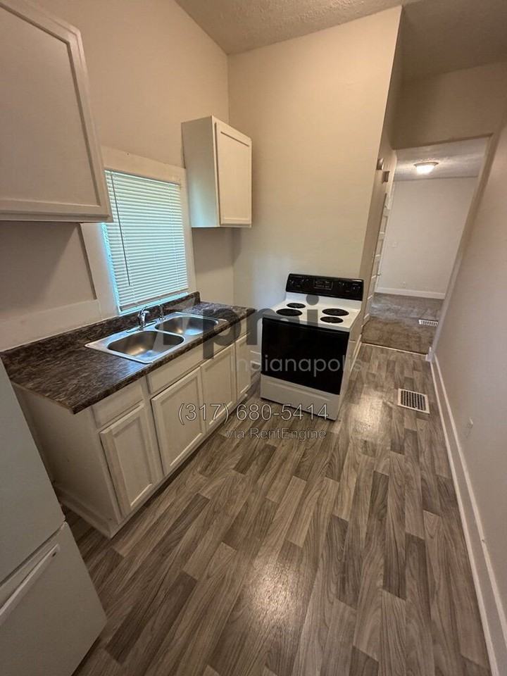 2422 Adams St #1-2 - Photo 6 of 19