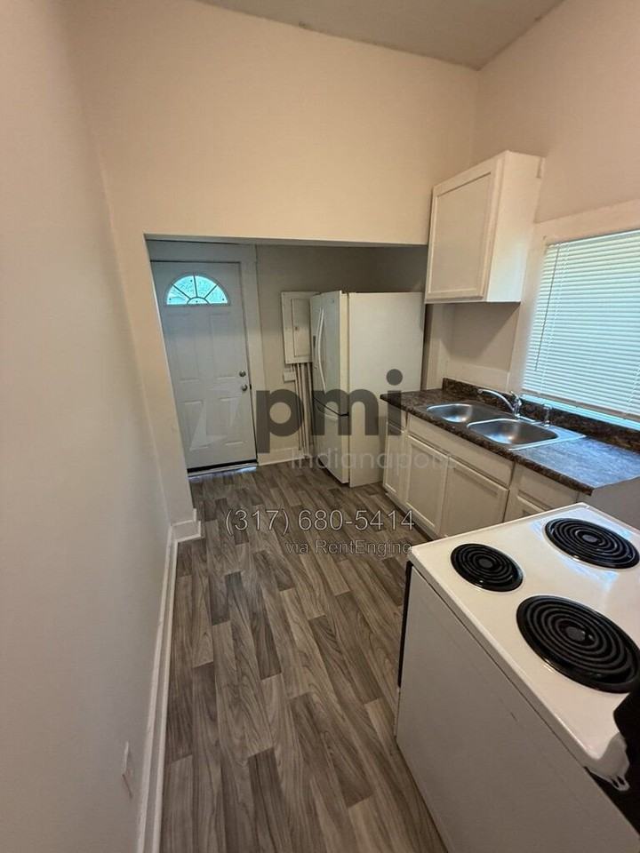2422 Adams St #1-2 - Photo 7 of 19