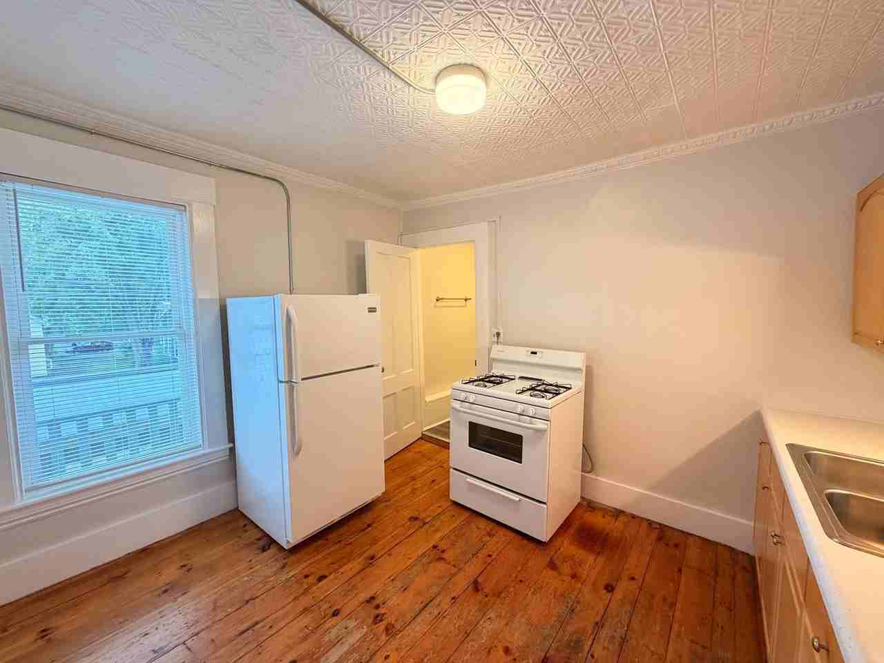 31 Pennacook St #2 - Photo 5 of 18