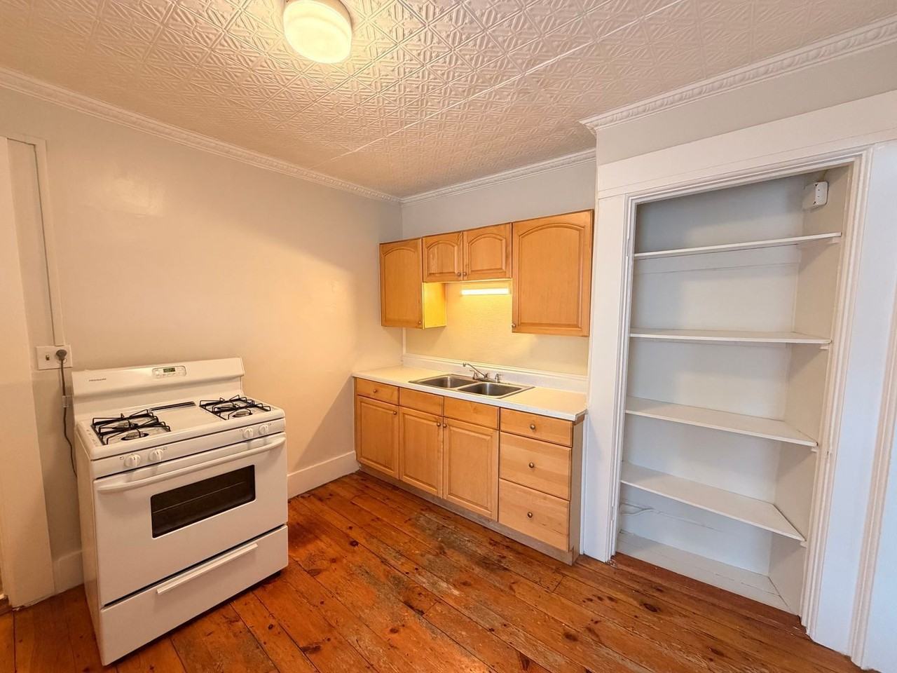 31 Pennacook St #2 - Photo 6 of 18