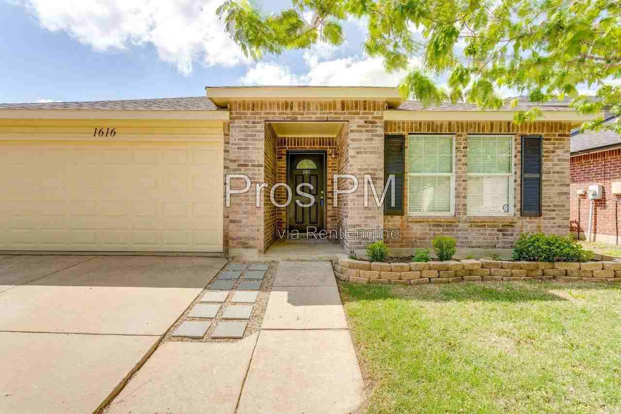 1616 Diamond Lake Trl