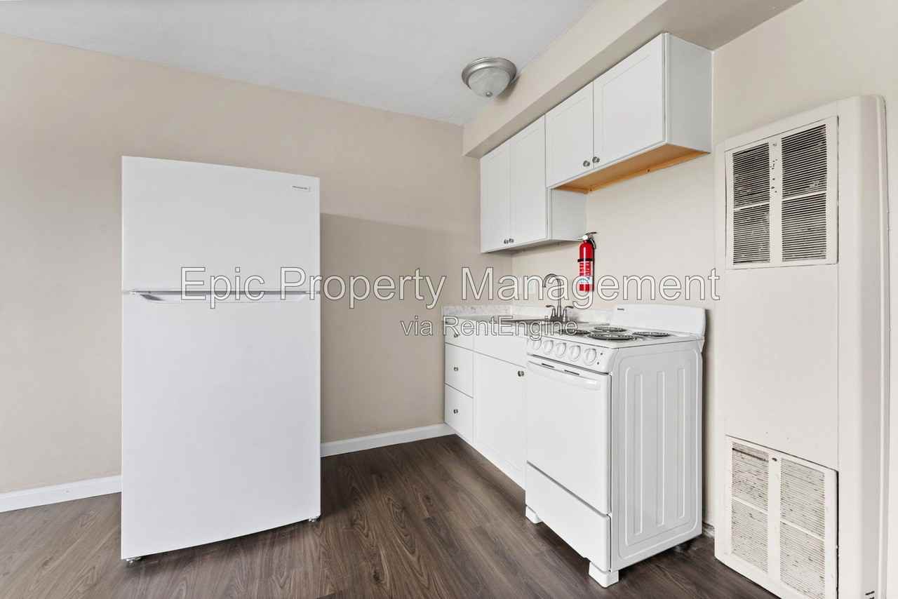 4255 7th St #5 - Photo 2 of 9