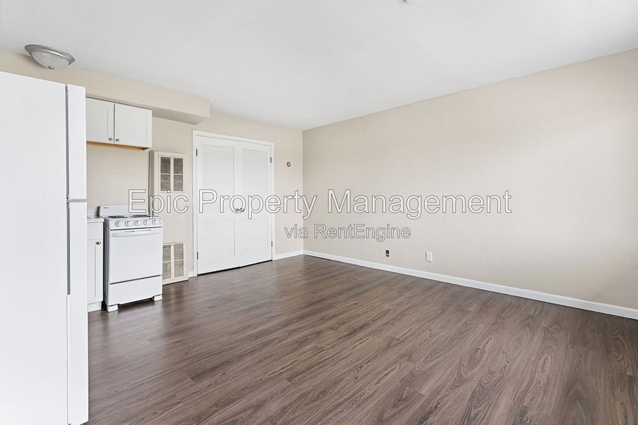 4255 7th St #5 - Photo 5 of 9