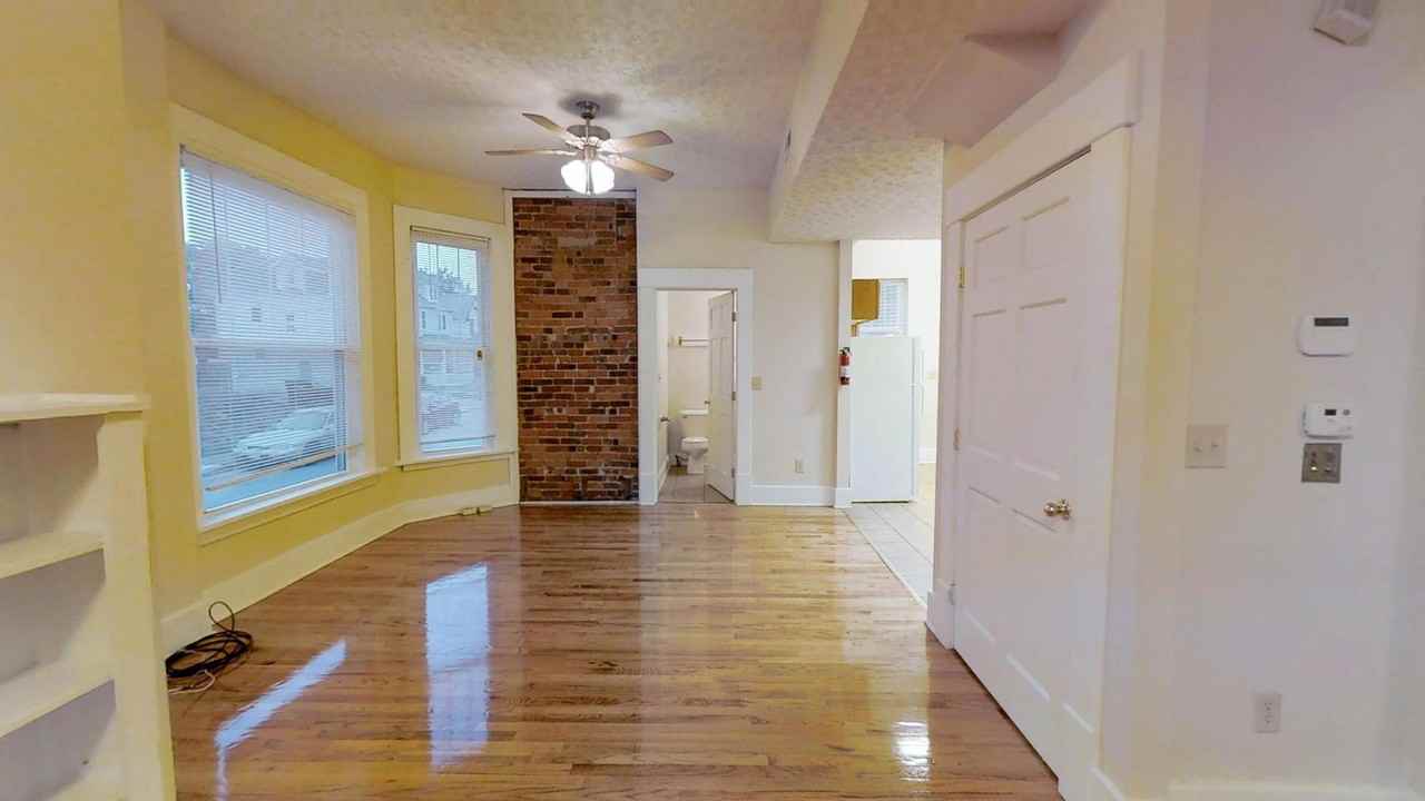 237 E 11th Ave - Photo 2 of 10