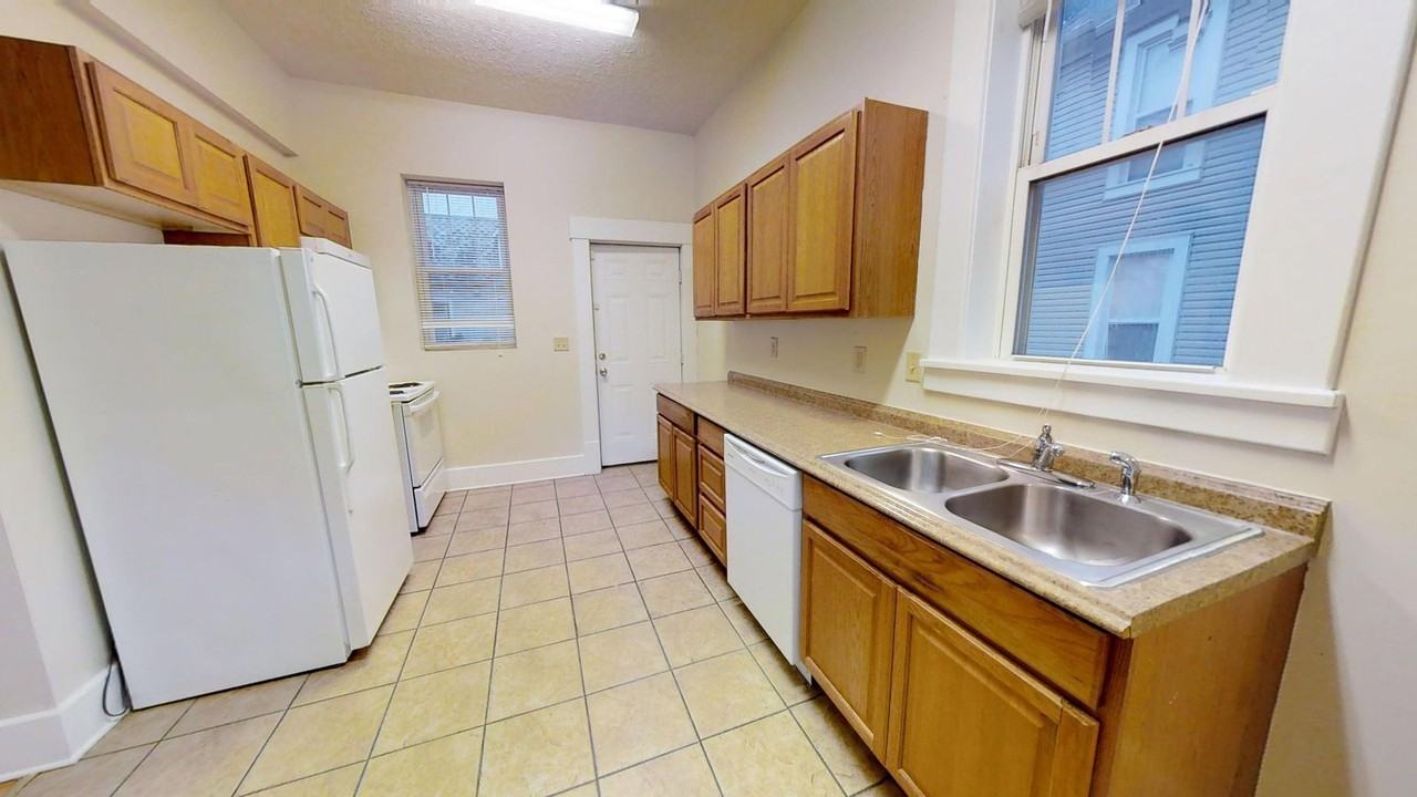 237 E 11th Ave - Photo 6 of 10