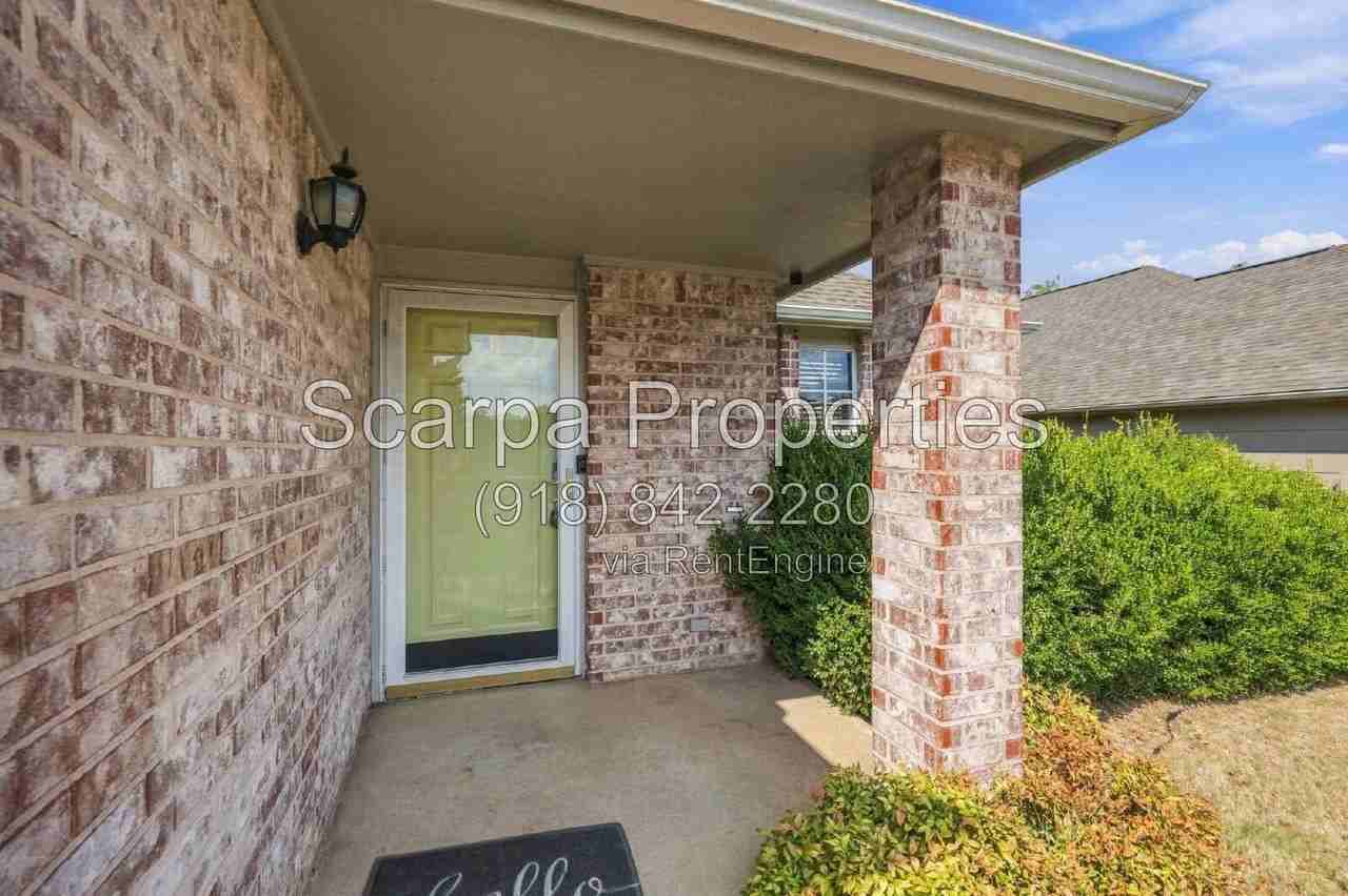 9311 E 95th Pl - Photo 3 of 29