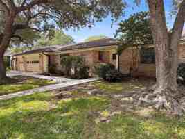 featured image of 4042 Greenbriar Dr