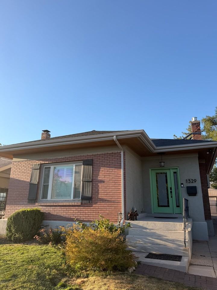 1329 E Browning Ave