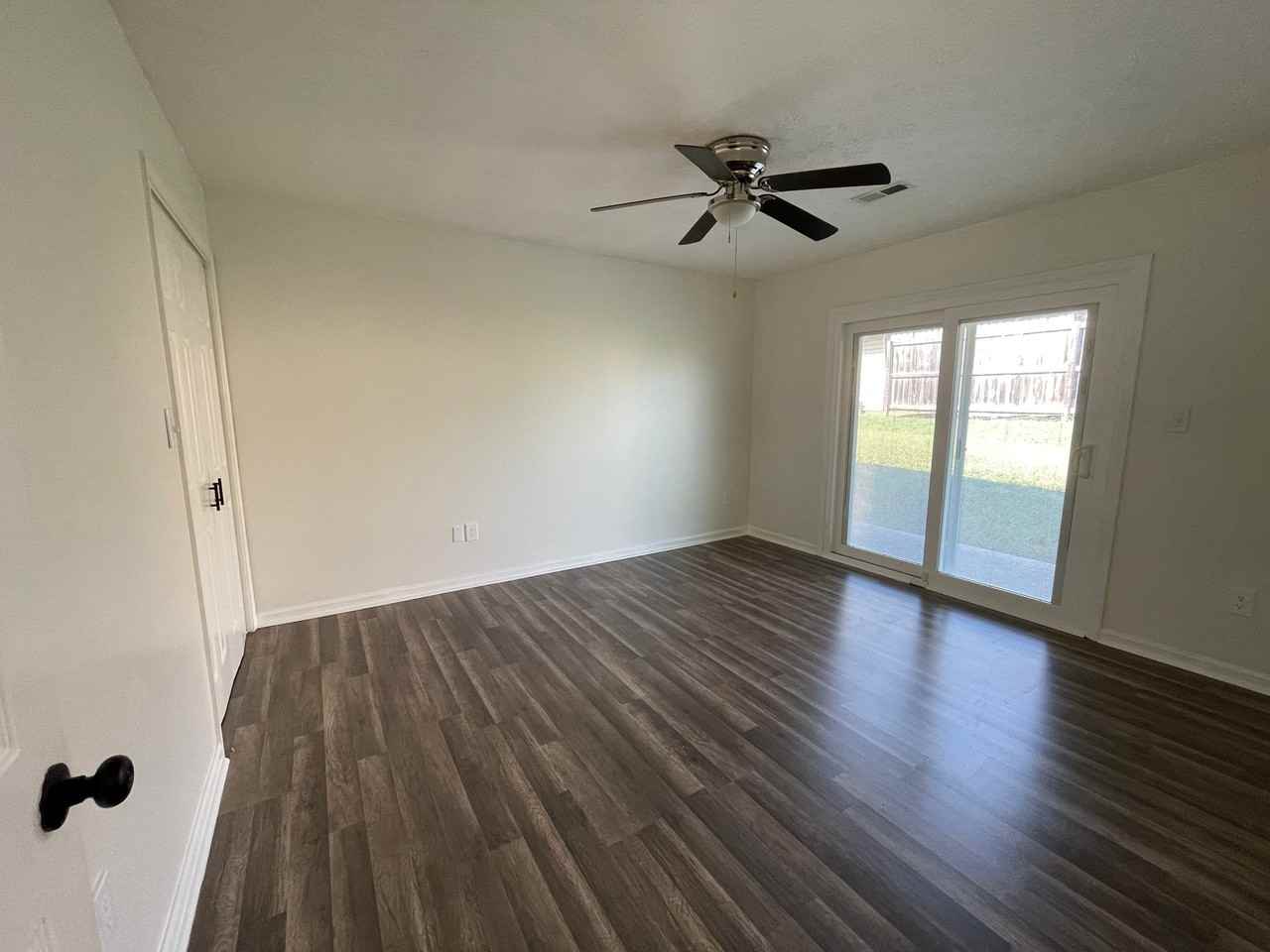 115 Stonetree Dr - Photo 3 of 6