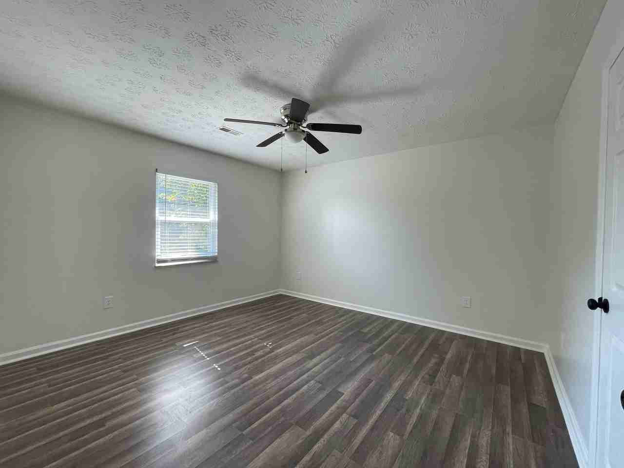 115 Stonetree Dr - Photo 4 of 6