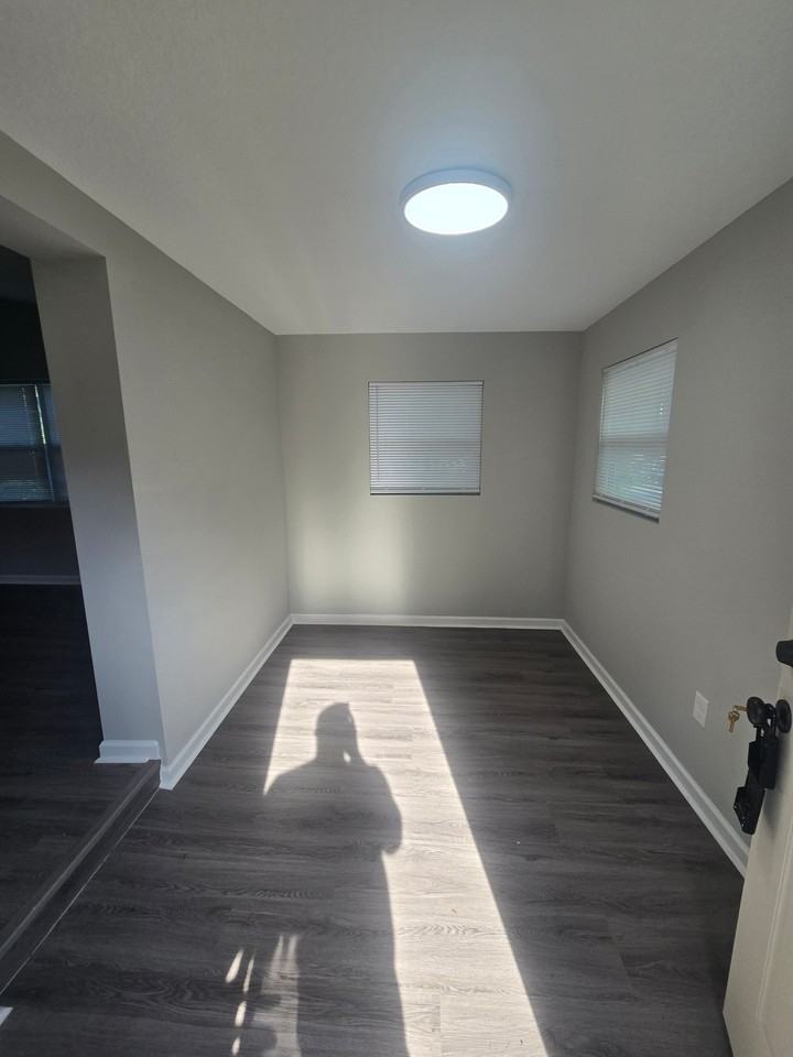 9762 Bayview Ave - Photo 6 of 35
