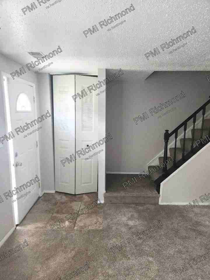 9724 Springfield Woods Cir - Photo 2 of 26