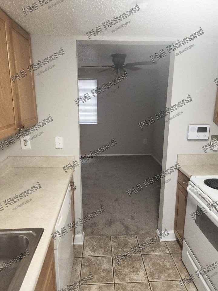 9724 Springfield Woods Cir - Photo 6 of 26