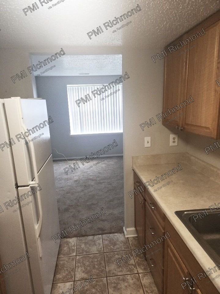 9724 Springfield Woods Cir - Photo 7 of 26