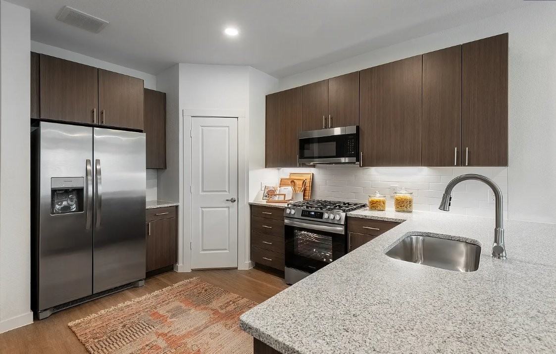 3901 James Pitts Rd - Photo 4 of 19
