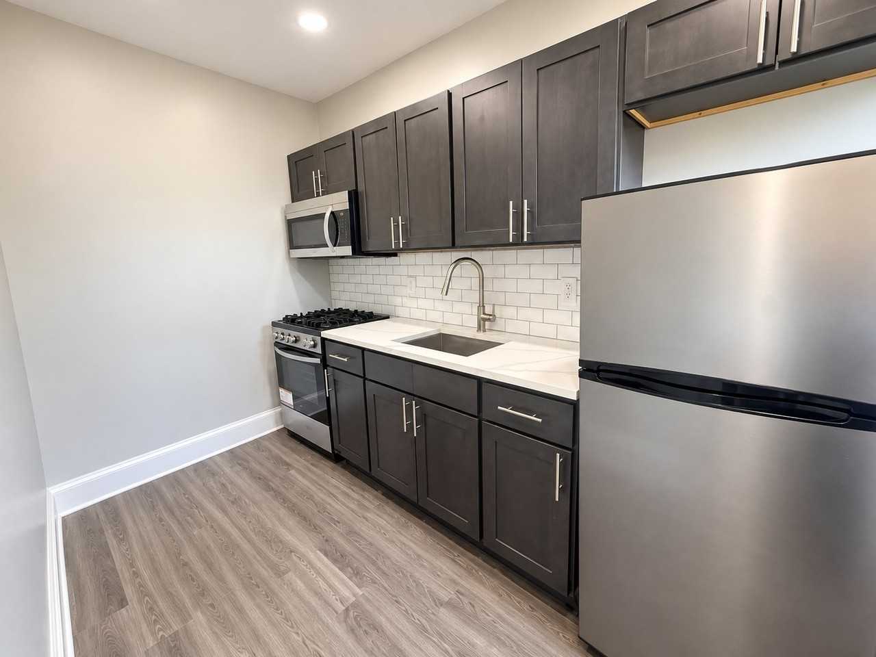 15 Grove St #2F - Photo 2 of 6