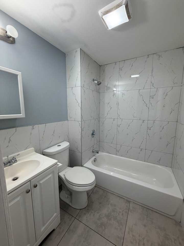 302 Halsted St #6 - Photo 4 of 6