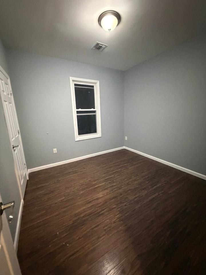 302 Halsted St #6 - Photo 5 of 6