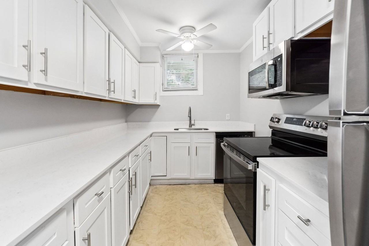 197 E Oakland Ave - Photo 3 of 37