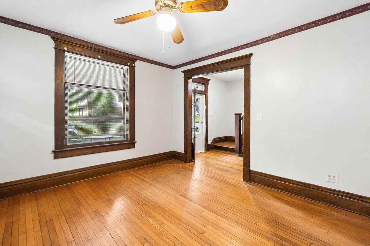 197 E Oakland Ave - Photo 7 of 37