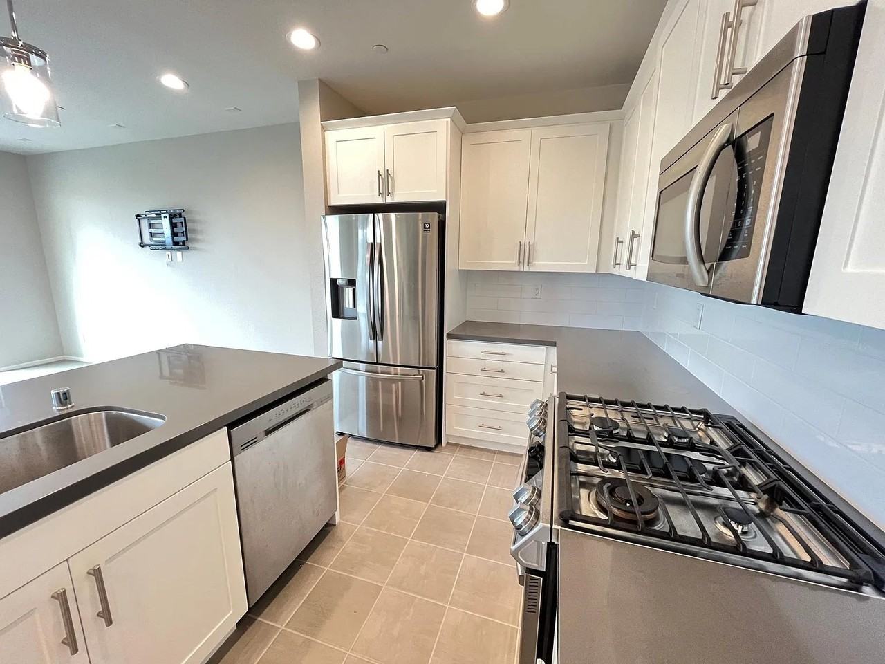 3149 Telaga Rd - Photo 5 of 20