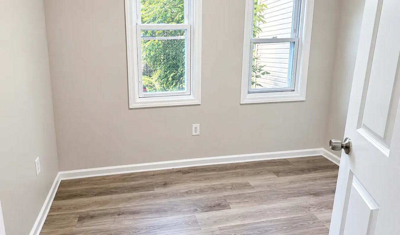 225 New St #2R - Photo 5 of 8