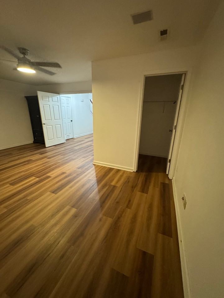 12101 Harrison Steel Dr - Photo 6 of 21