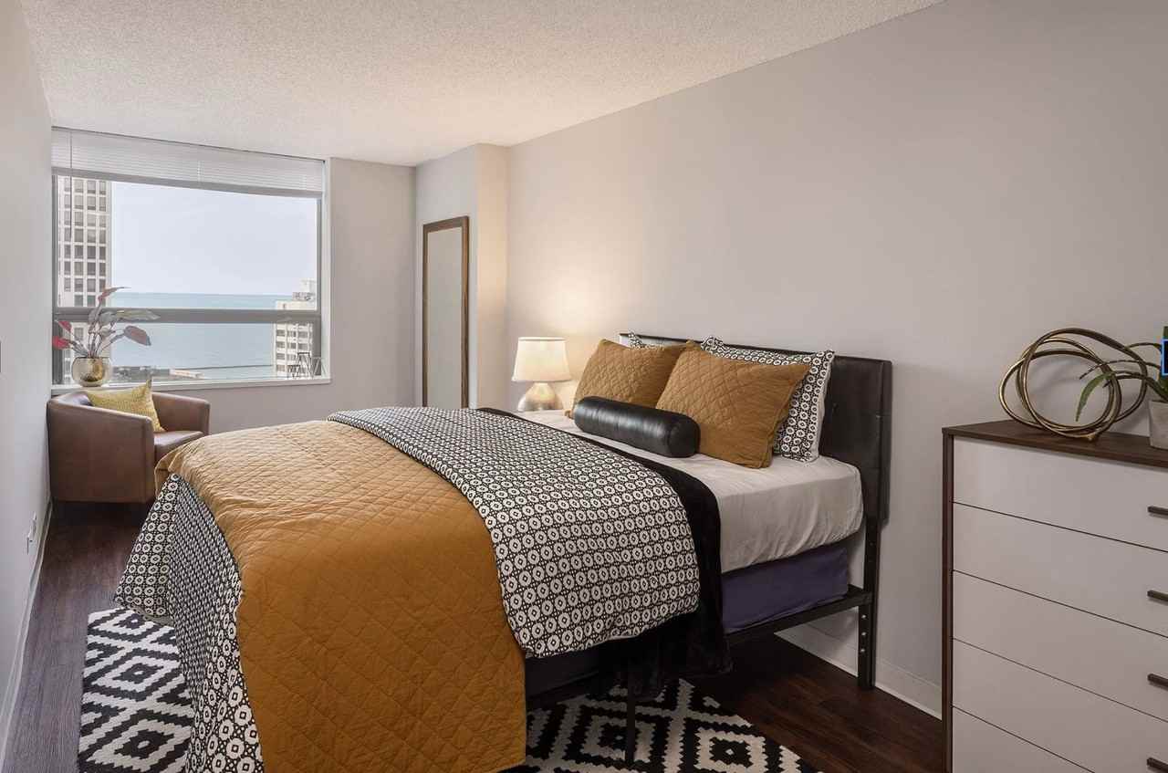 449 E Ohio St - Photo 6 of 15