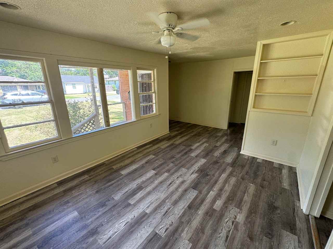 4268 Mohican St - Photo 5 of 11