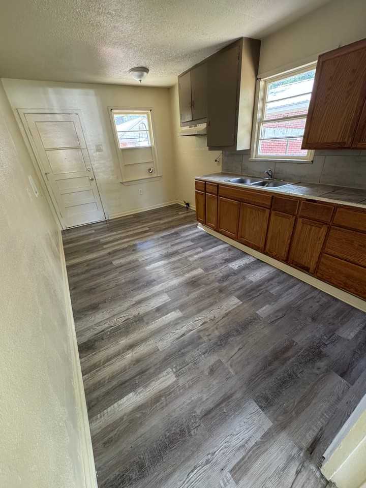 4268 Mohican St - Photo 6 of 11