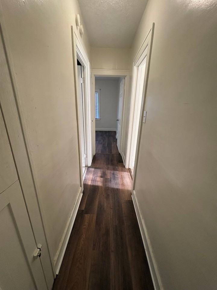 12810 Melgrove Ave - Photo 4 of 7