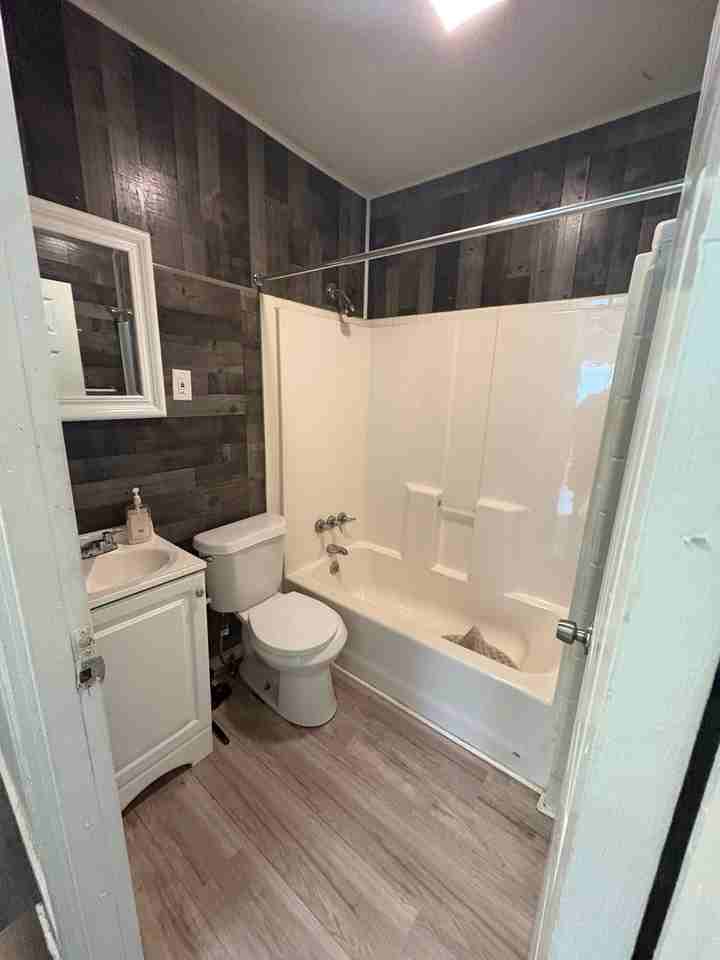 12810 Melgrove Ave - Photo 5 of 7