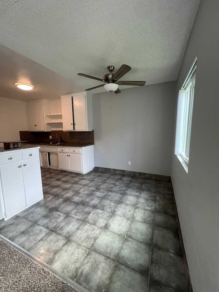 319 N Bush St #4 - Photo 2 of 7