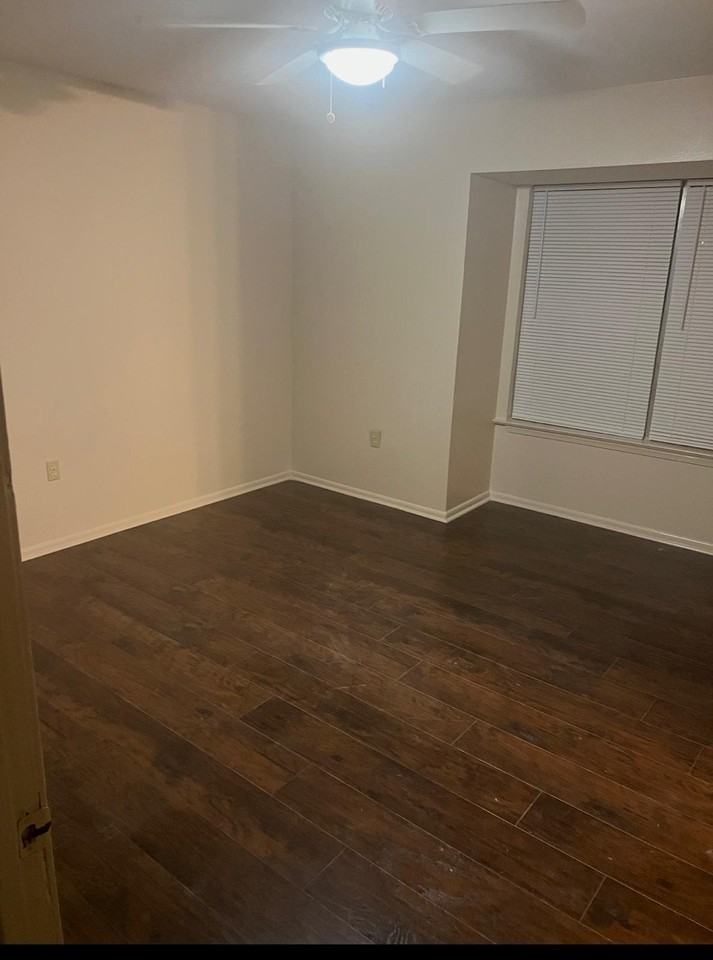 1080 Buffet St #D - Photo 2 of 4