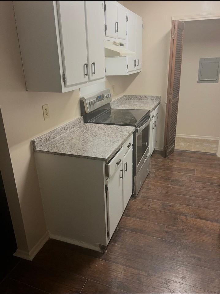 1080 Buffet St #D - Photo 3 of 4