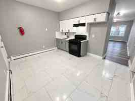 featured image of 39 N 3rd St #1L