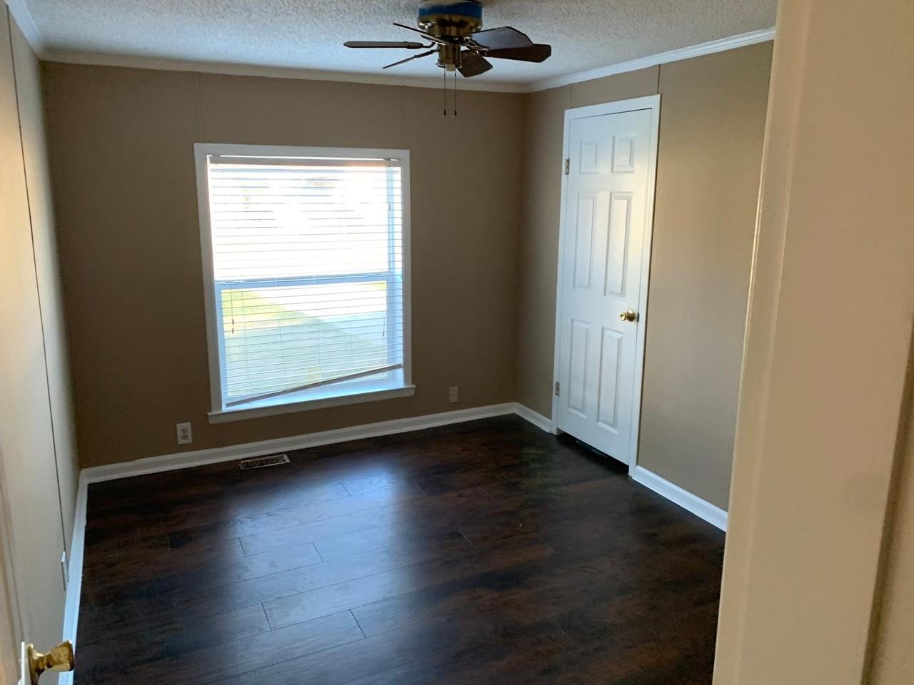 9614 Deer Run Ave - Photo 4 of 6